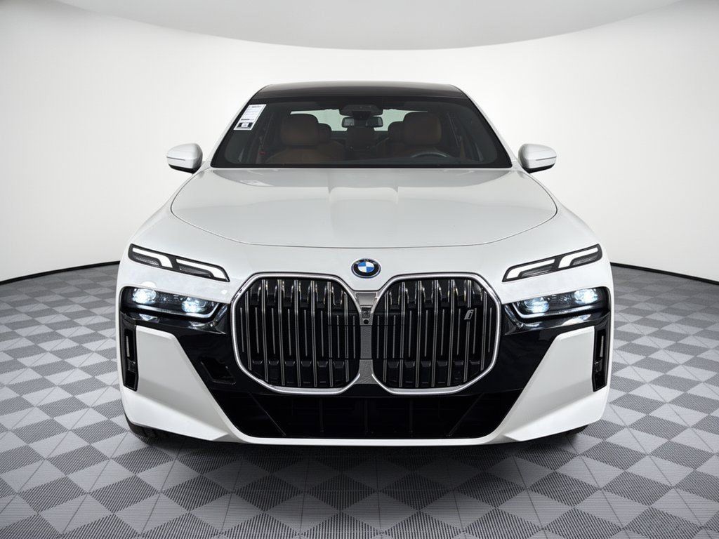 Certified 2023 BMW i7 xDrive60 AWD/4WD image 6