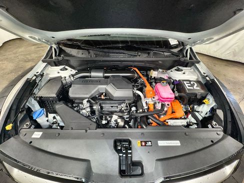 Certified 2025 Kia Sportage LX image 28