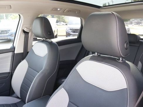 Used 2024 Volkswagen Taos SEL image 13