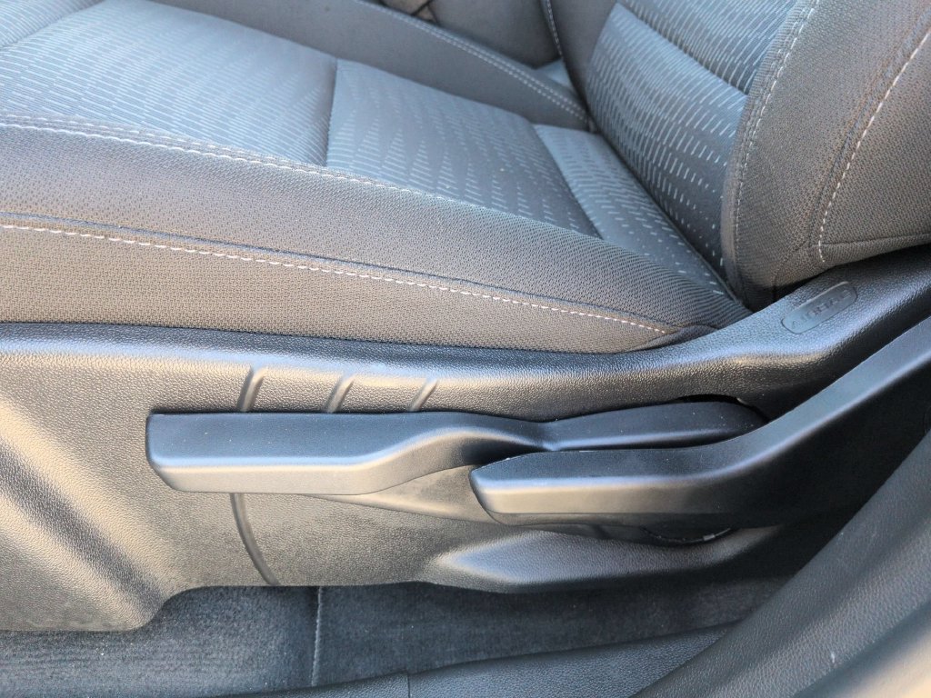 Used 2026 Chevrolet Equinox LT AWD/4WD image 11