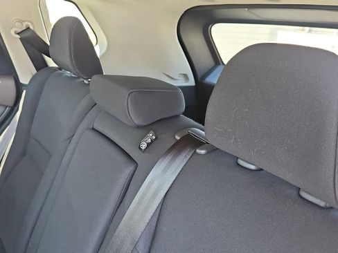 Used 2023 Nissan Rogue S FWD image 12