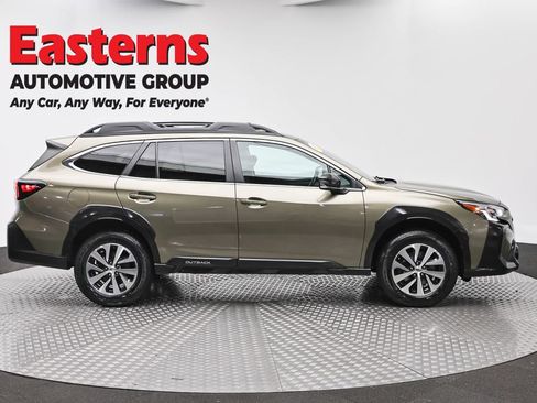 Used 2024 Subaru Outback Premium AWD/4WD image 4