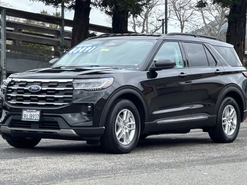 Used 2025 Ford Explorer Active w/ Active Comfort Package image 8