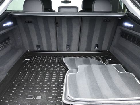 Used 2021 Audi Q8 Prestige w/ Prestige Package image 21