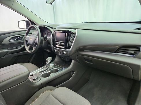 Used 2021 Chevrolet Traverse LS FWD image 22