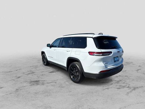 Certified 2024 Jeep Grand Cherokee L Laredo image 6