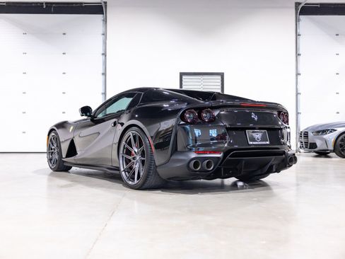 Used 2021 Ferrari 812 GTS RWD image 6