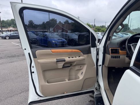 Used 2014 Nissan Armada Platinum w/ Platinum Reserve Package AWD/4WD image 10