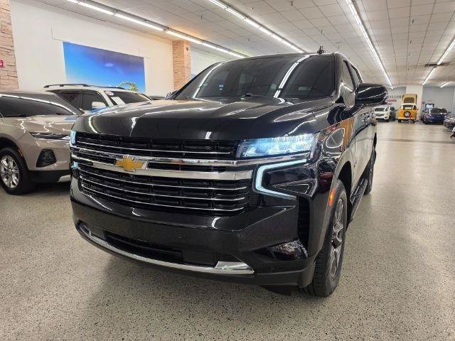 Used 2021 Chevrolet Tahoe LT w/ LT Signature Package AWD/4WD image 2