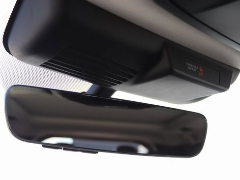 Used 2025 Mitsubishi Outlander SE image 13