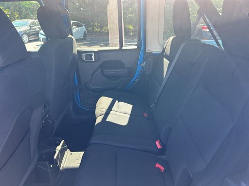 Used 2022 Jeep Wrangler Unlimited Sport AWD/4WD image 17