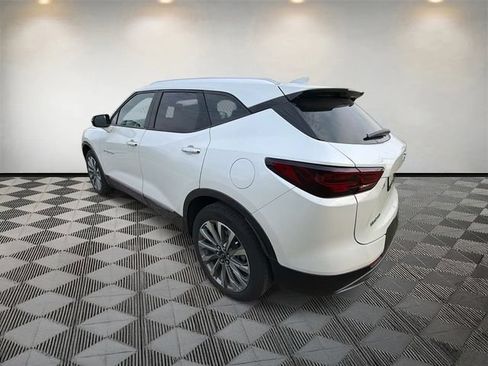 Used 2023 Chevrolet Blazer Premier w/ Driver Confidence II Package FWD image 8