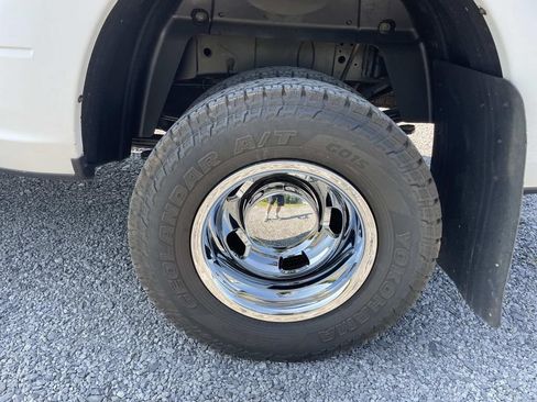 Used 2018 RAM 3500 Tradesman w/ Chrome Appearance Group AWD/4WD image 15