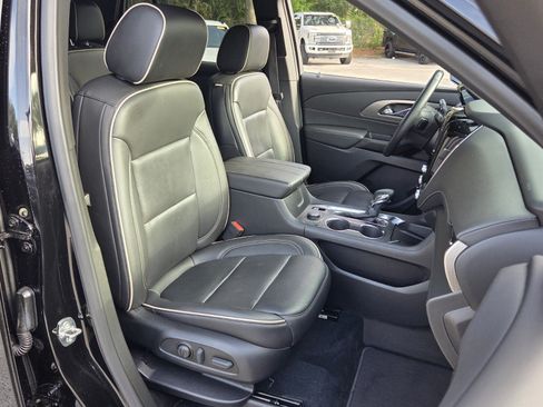 Certified 2023 Chevrolet Traverse Premier FWD image 23