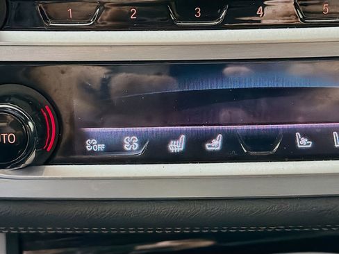 Used 2021 BMW 750i xDrive 750i xDrive w/ Executive Package image 24