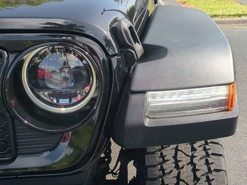 Used 2024 Jeep Wrangler Unlimited Sport AWD/4WD image 11
