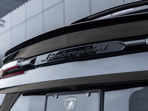 Used 2024 Lamborghini Urus S AWD/4WD image 12