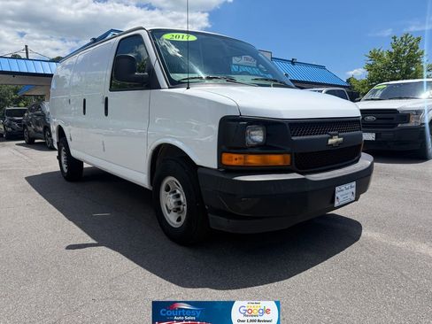 Used 2017 Chevrolet Express 2500 RWD image 1