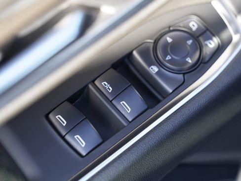 Used 2025 Chevrolet Silverado 2500 LT w/ Convenience Package image 14