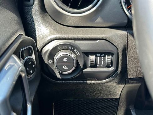 Used 2022 Jeep Gladiator Sport AWD/4WD image 19