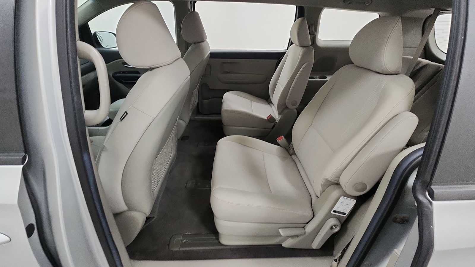 Used 2019 Kia Sedona L FWD image 23