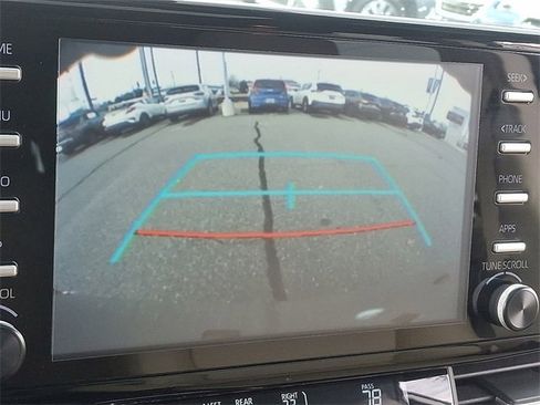 Used 2023 Toyota Sienna XLE image 18