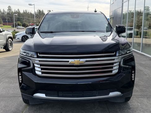 Used 2023 Chevrolet Suburban High Country image 3