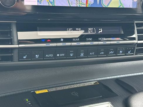 Certified 2024 Toyota Sienna XSE w/ XSE Premium Package FWD image 27