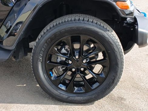 Certified 2022 Jeep Wrangler Unlimited Sahara w/ Cold Weather Group image 27