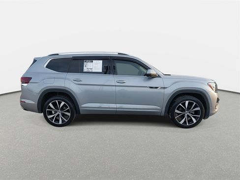 Certified 2024 Volkswagen Atlas SEL Premium R-Line image 4