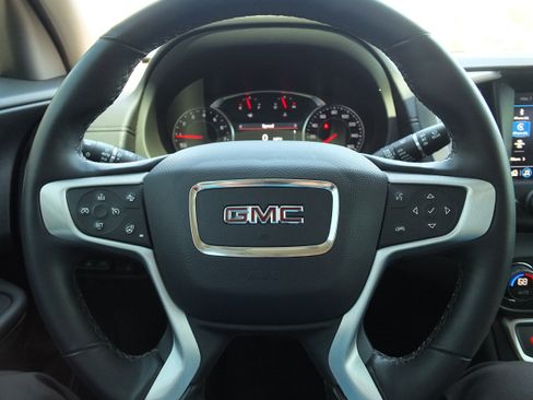 Used 2024 GMC Terrain SLT w/ Tech Package AWD/4WD image 21