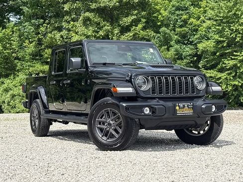 New 2026 Jeep Gladiator Sport AWD/4WD image 2