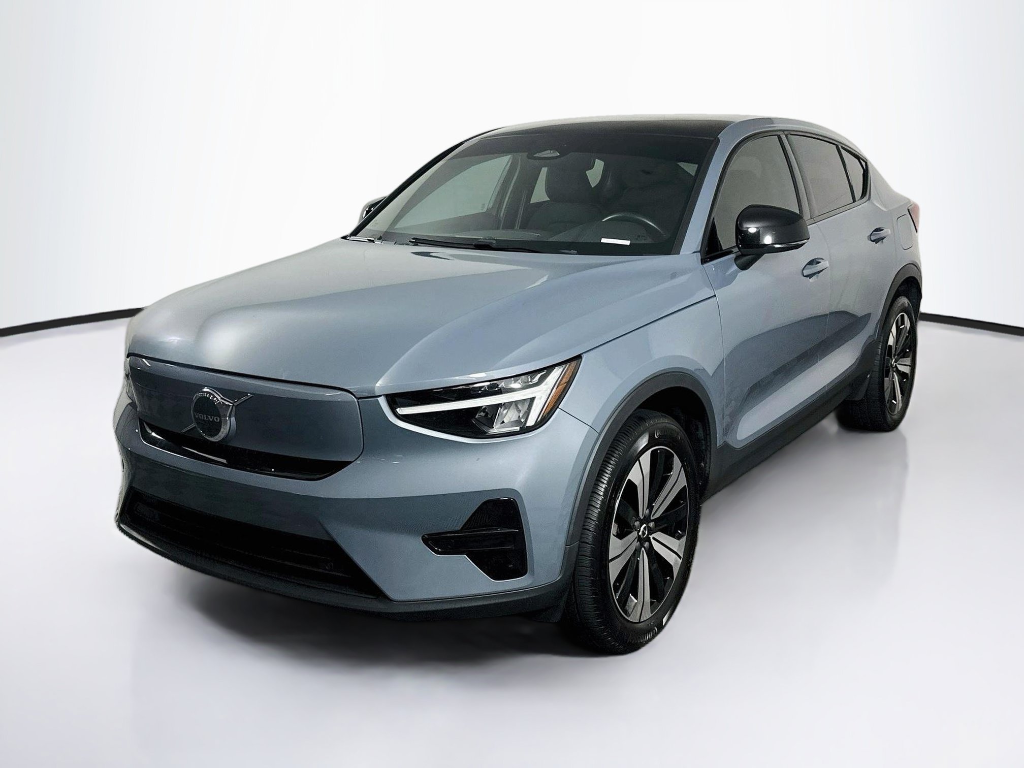 Used 2023 Volvo C40 Recharge Core w/ Protection Package Premier AWD/4WD image 3