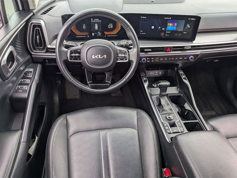 Used 2024 Kia Sorento S image 25