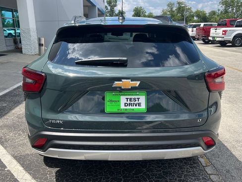 New 2026 Chevrolet Trax LT w/ LT Convenience Package FWD image 6