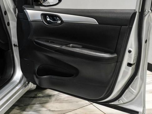 Used 2017 Nissan Sentra S FWD image 38
