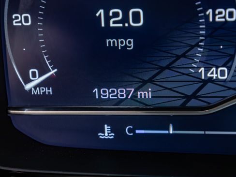 Used 2022 GMC Yukon Denali w/ Denali Premium Package AWD/4WD image 18