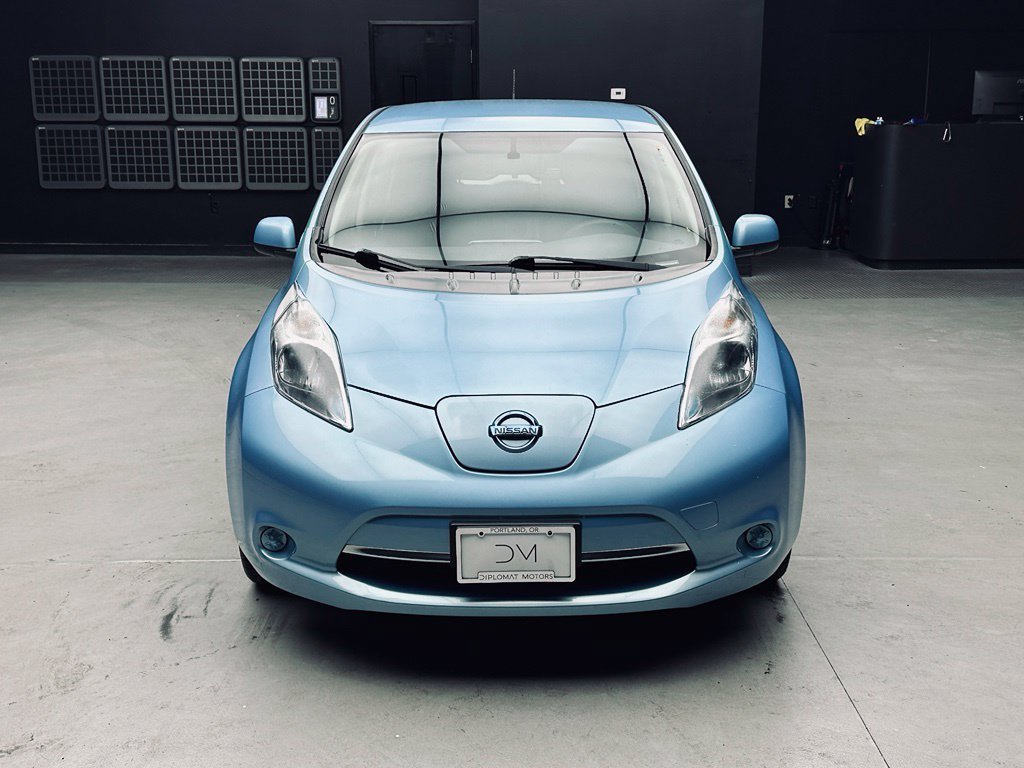 Used 2015 Nissan Leaf S FWD image 12