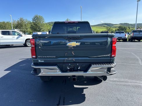 New 2026 Chevrolet Silverado 3500 LTZ w/ LTZ Premium Package AWD/4WD image 6