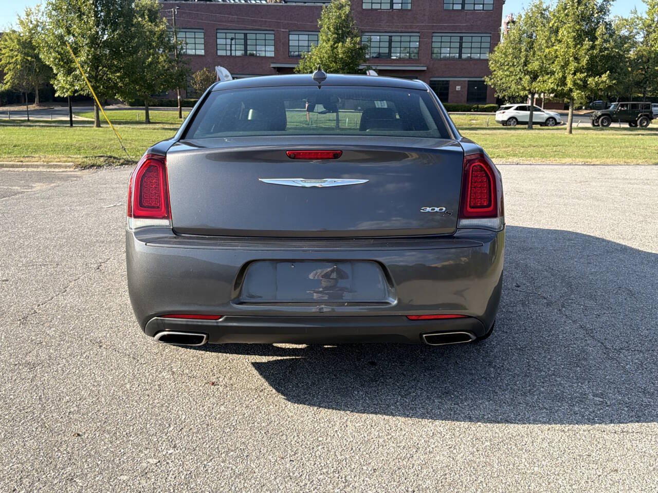 Used 2019 Chrysler 300 S RWD image 5