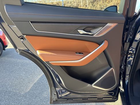 Used 2026 Jaguar F-PACE R-Dynamic S image 17