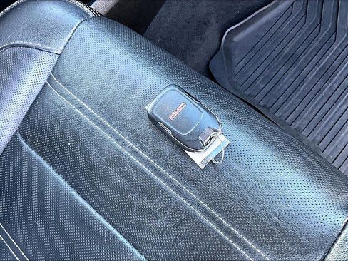 Used 2019 GMC Yukon XL Denali w/ Open Road Package image 10