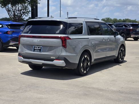 New 2026 Kia Carnival EX FWD image 4