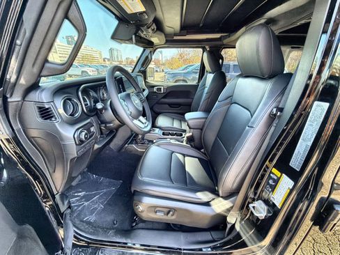 New 2025 Jeep Wrangler Sahara image 13
