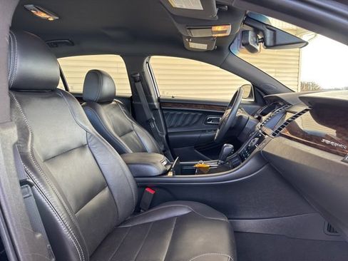 Used 2019 Ford Taurus Limited image 28