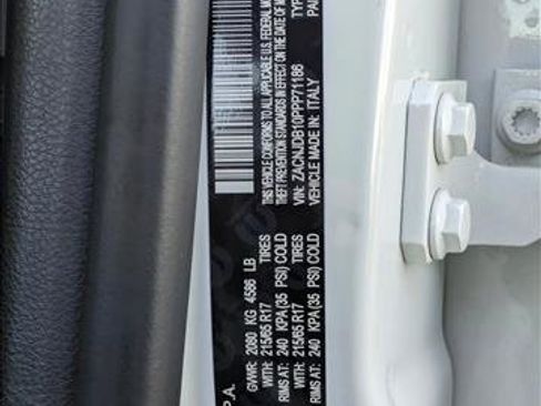 Used 2023 Jeep Renegade Latitude image 24