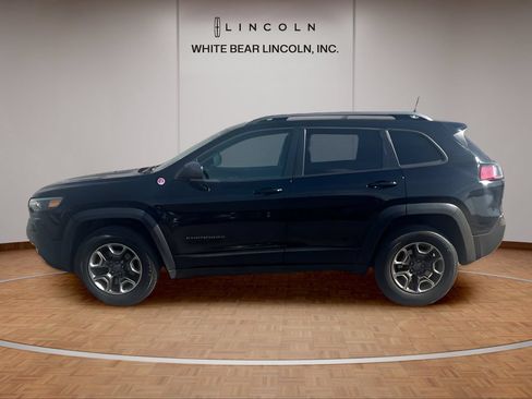 Used 2019 Jeep Cherokee Trailhawk w/ Cold Weather Group AWD/4WD image 8