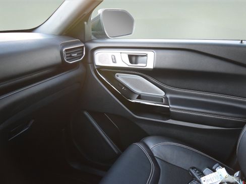 Certified 2021 Ford Explorer ST w/ Equipment Group 401A image 18