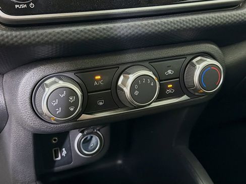 Used 2024 Nissan Kicks S image 18