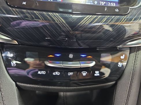 Used 2023 Cadillac XT6 Premium Luxury w/ LPO, Floor Liner Package AWD/4WD image 21